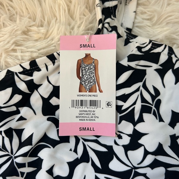 Lands' End Black and White Floral One Piece Swimsuit - Picture 4 of 4